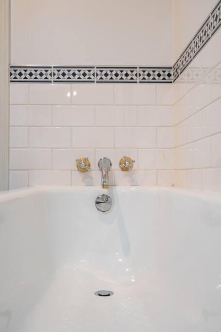 Spacious Penthouse With Spectacular Harbour Views! Auckland Exteriör bild