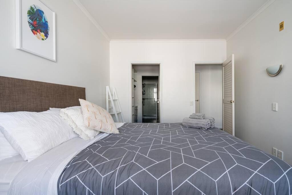 Spacious Penthouse With Spectacular Harbour Views! Auckland Exteriör bild